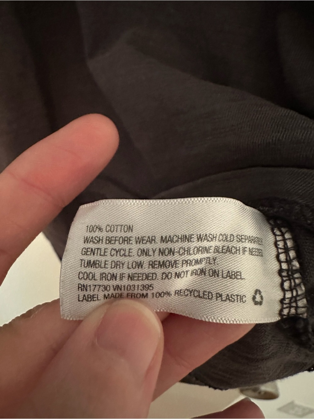 Universal Thread Washed Cotton V-Neck Tee - Picture 3 of 4